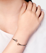 Load image into Gallery viewer, Open Stars Bangle