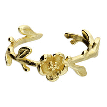Load image into Gallery viewer, Yellow gold plated Silver Flower Toe ring
